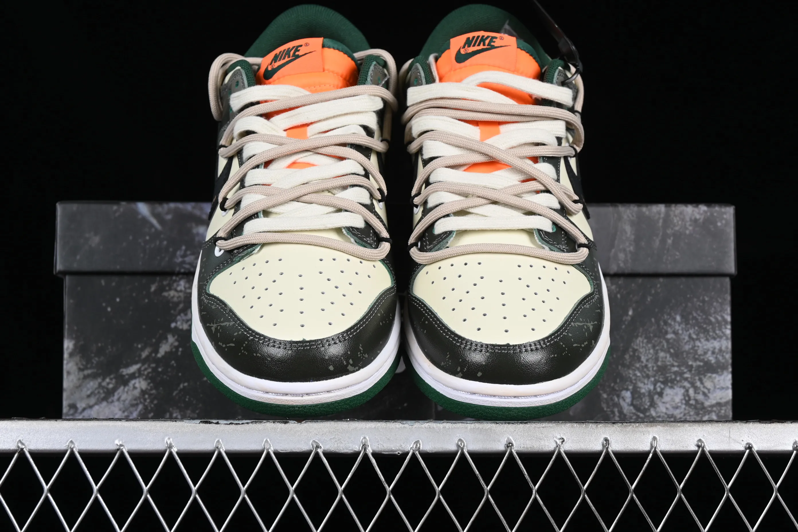 All Categories Nk SB Dunk Series Nk SB Dunk Low Low-top sneakers Nk Dunk Low Panda Prank Jungle Crossing Wilderness Ore Morandi Army Green Retro SB Strap Low-top Casual Shoes DD1391-300